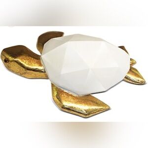 HOST PICK 🎉Resin White & Gold Sea Turtle Showpiece Decor
